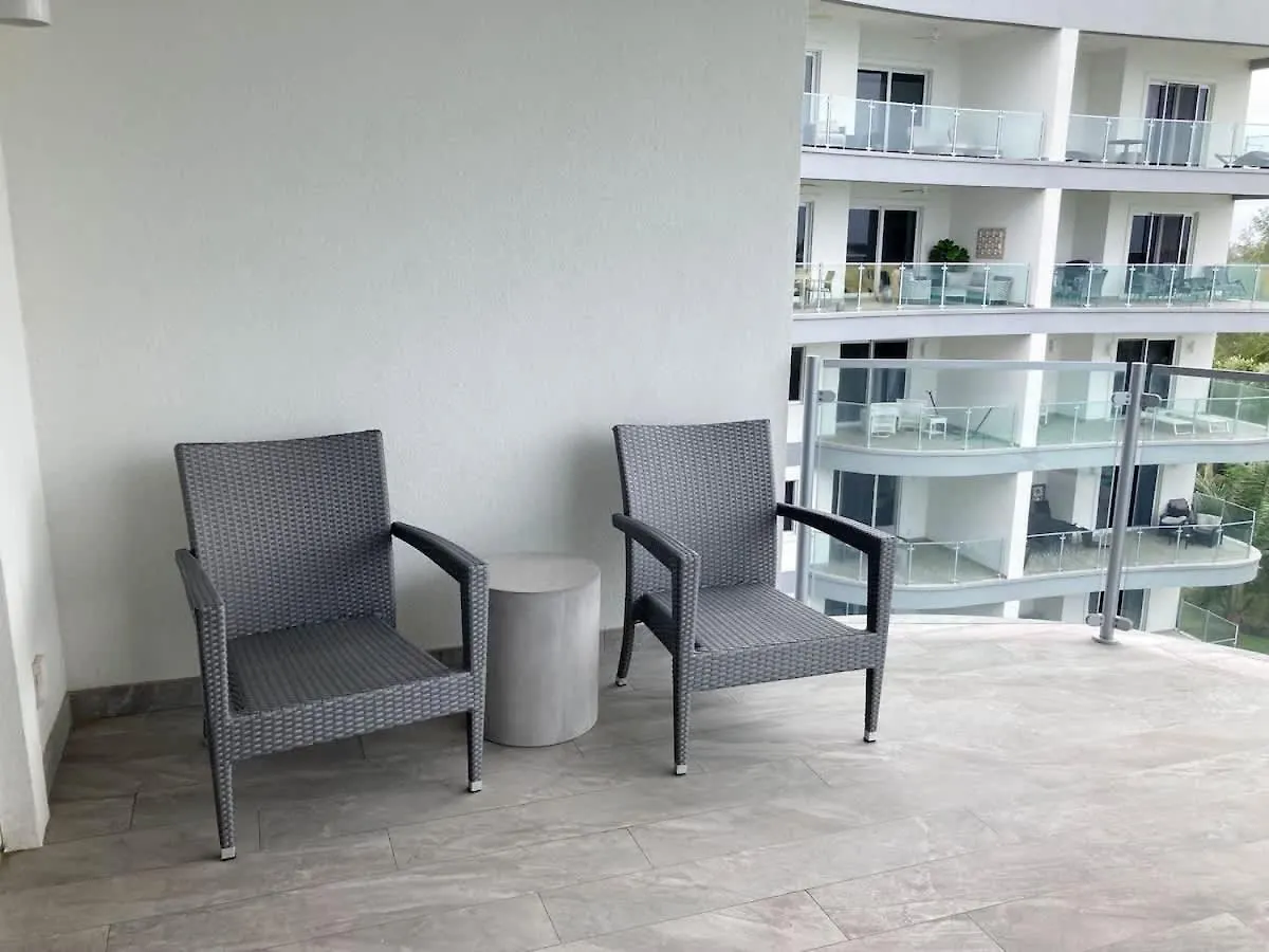 5Th Floor Condo At One Cable Beach Nassau Bahamas